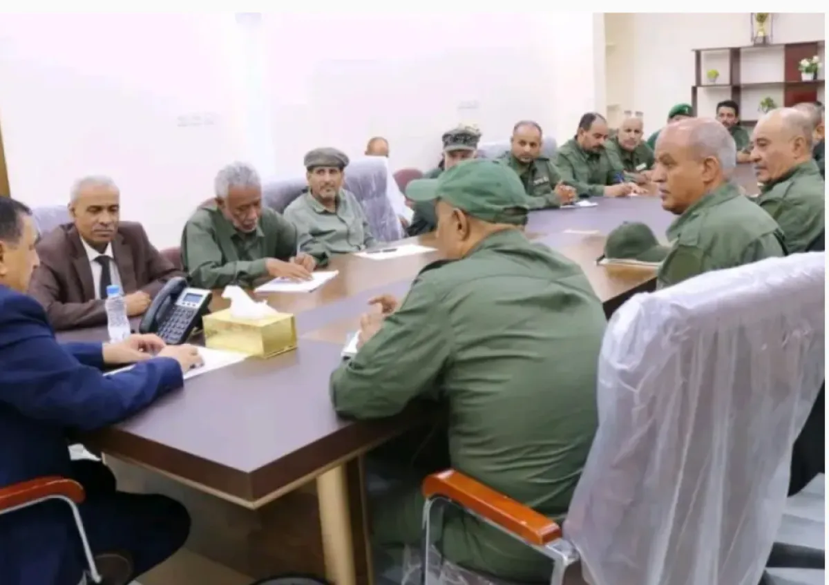 عدن.. اجتماع أمني يقر عددًا من الإجراءات للحد من الظواهر الخطرة