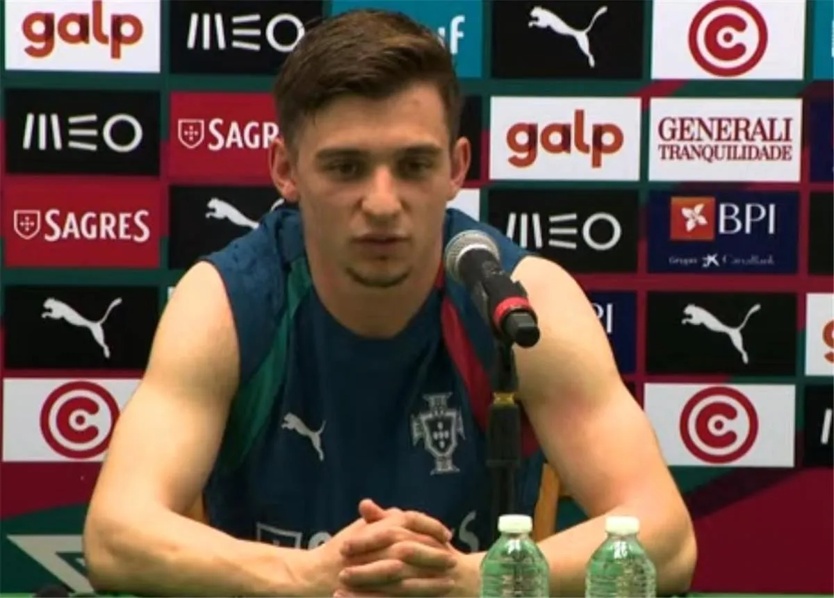 كونسيساو يحسم موقفه من خلافة محمد صلاح المحتملة في ليفربول