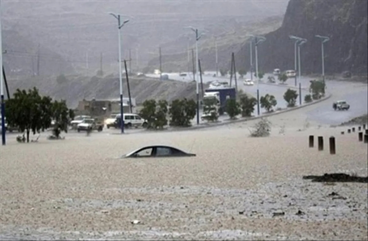 سيول وأمطار غزيرة تجتاح محافظات يمنية وتلحق أضراراً واسعة وسط تحذيرات متصاعدة