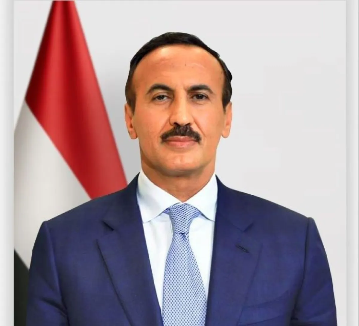 أحمد علي عبدالله صالح ينعى الهامة الإعلامية والرياضية علي حمود العصري