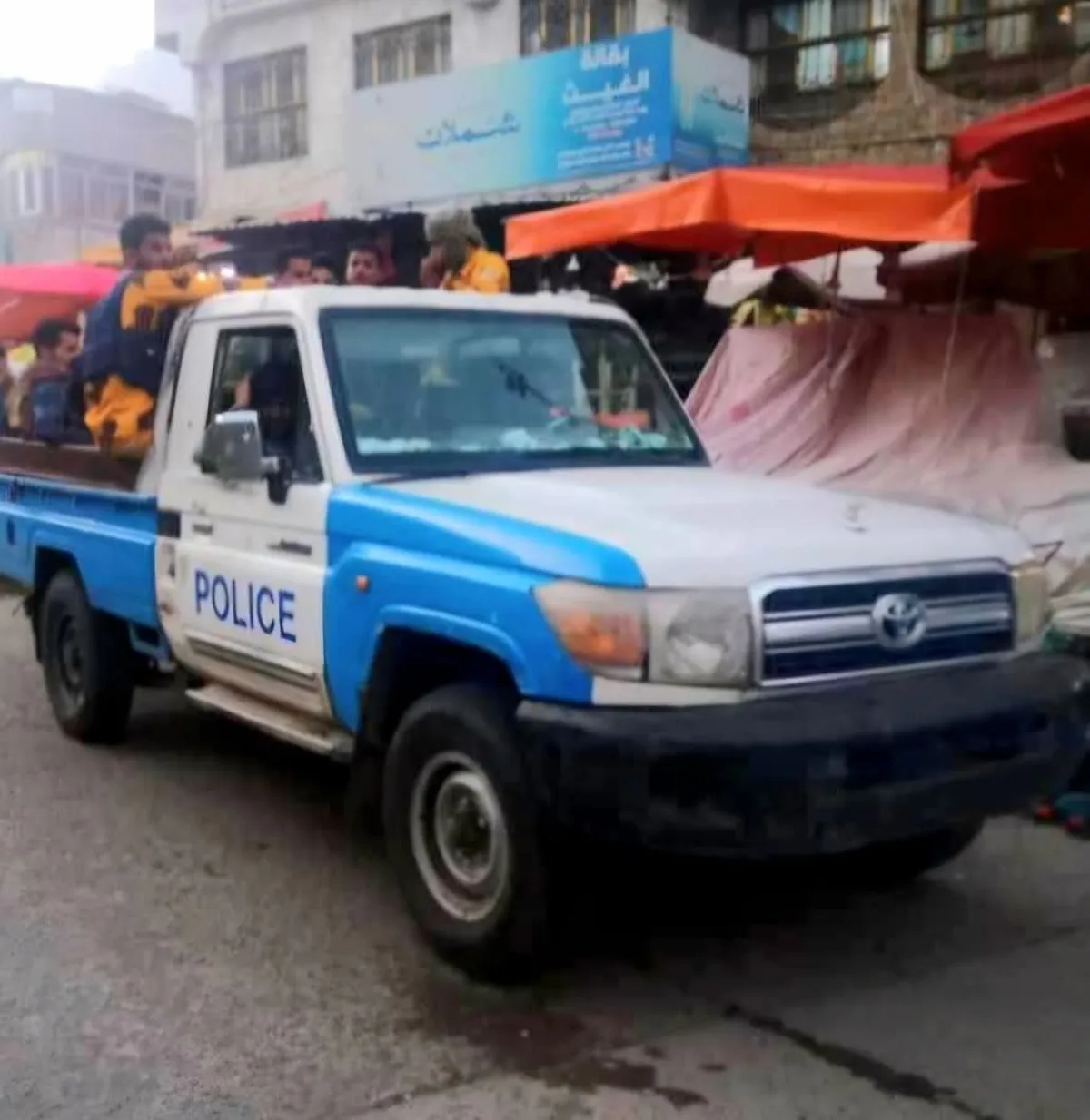 الأمن بتعز ينجح في إلقاء القبض على قاتل في سوق اللحوم بعد ساعات من الجريمة