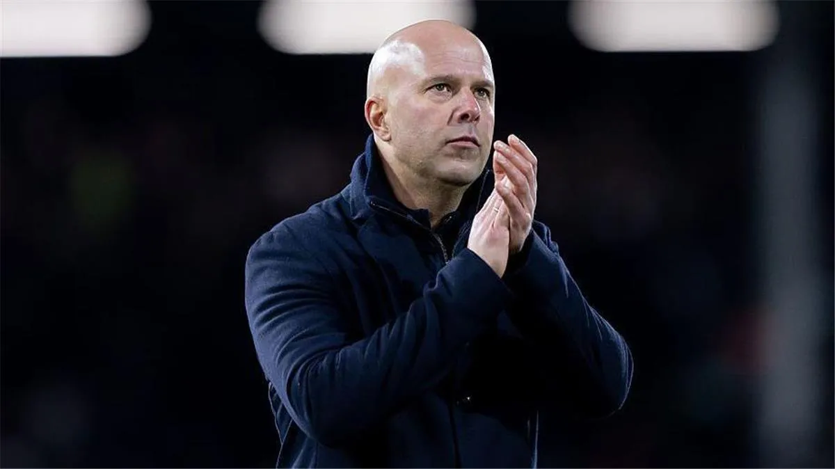 ليفربول يحسم مستقبل سلوت: ألونسو يقود الريدز الموسم المقبل