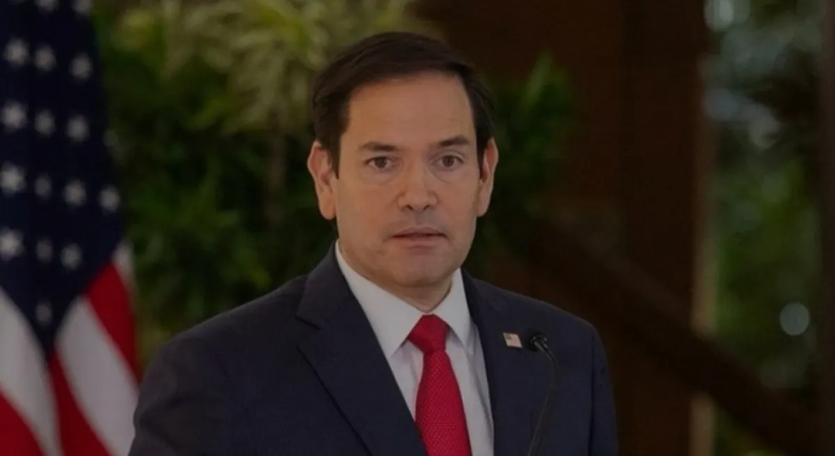 وزير الخارجية الأمريكي: لن نسمح لأي طرف بتهديد الملاحة الدولية