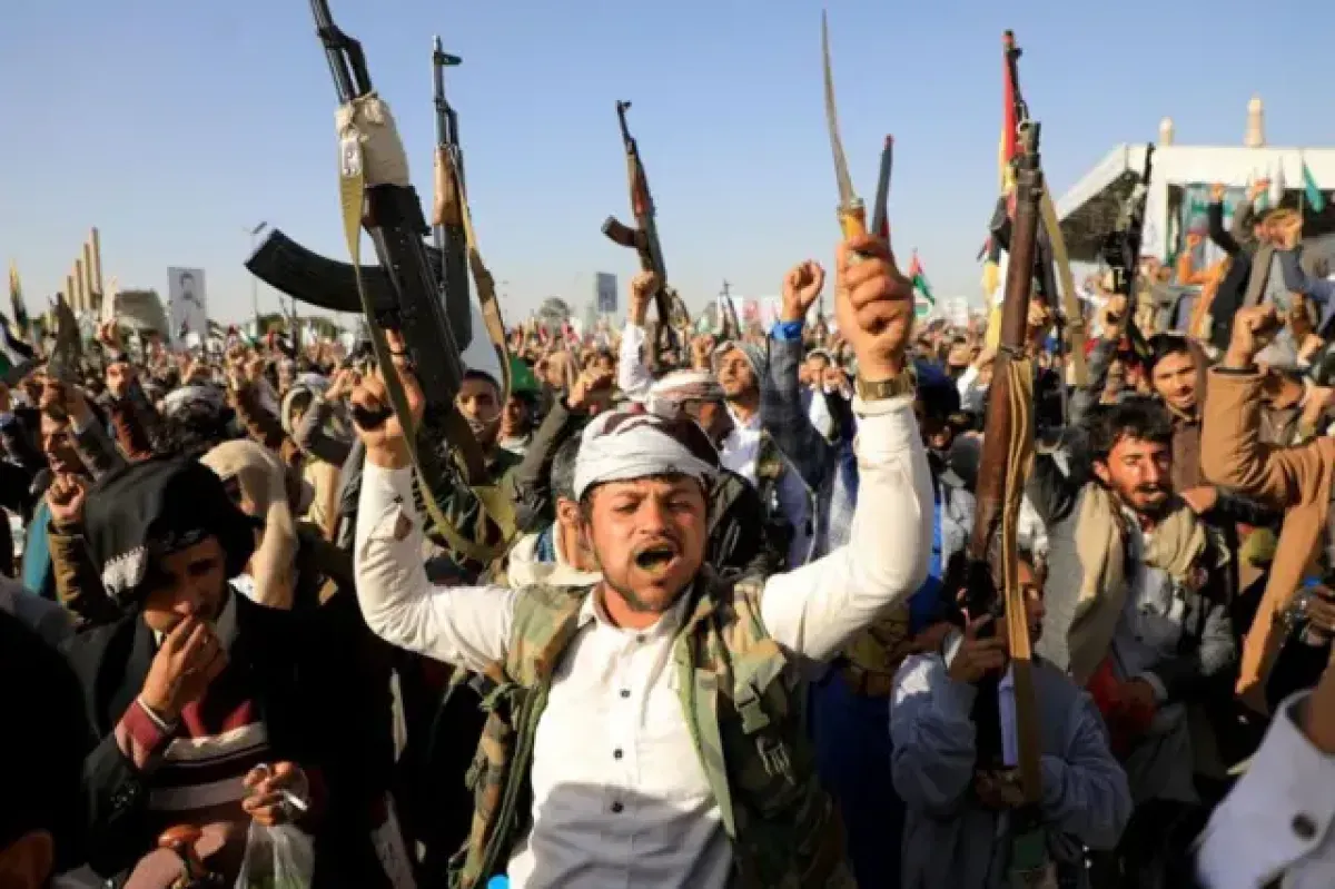 مليشيا الحوثي تجبر سكان الحي السياسي بصنعاء على إخلاء منازلهم
