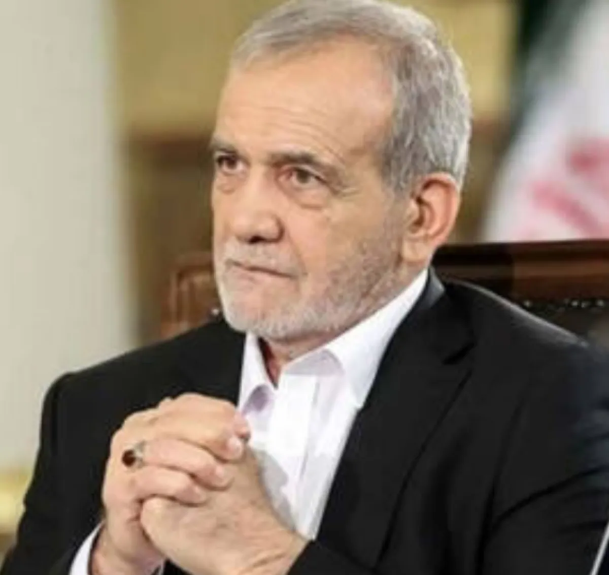 تصاعد التوتر داخل إيران.. بيزشكيان يطالب باستعادة صلاحيات الحكومة