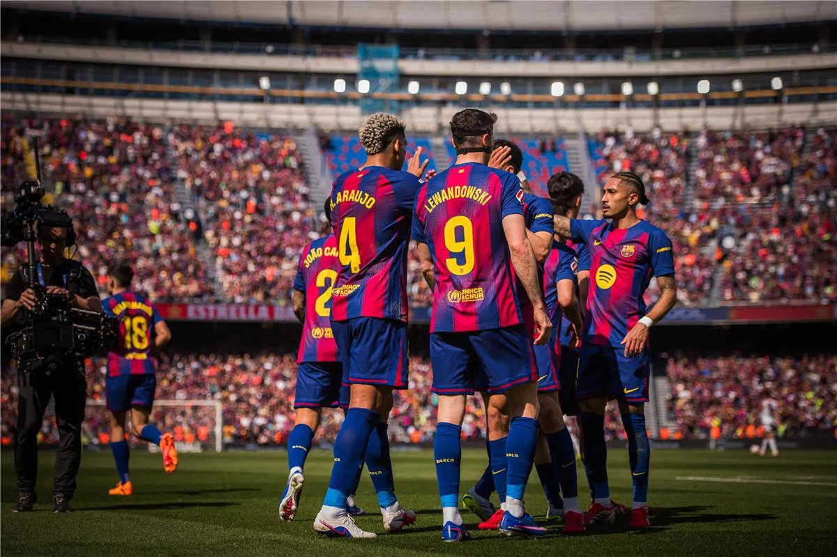 برشلونة يعزز صفوفه بلاعبيْن قبل صدام أتلتيكو مدريد