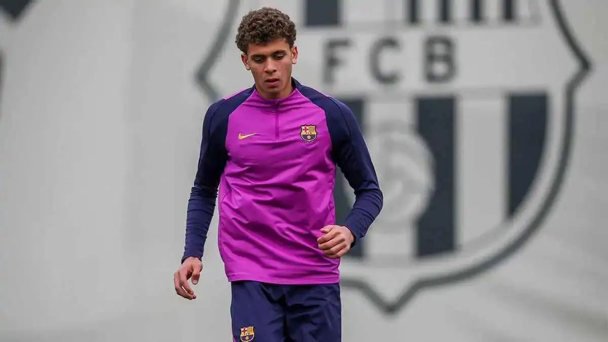 إصابة طفيفة تبعد حمزة عبد الكريم عن شباب برشلونة