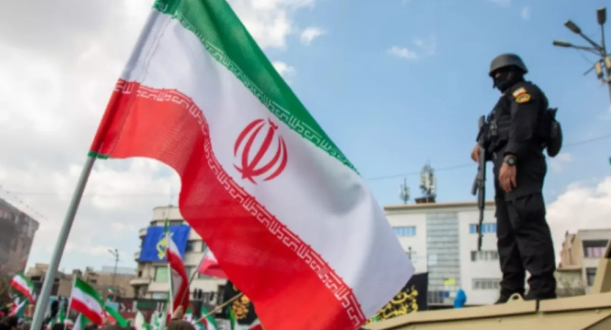 منها رفع الضرائب والجمارك وقيمة الخدمات العامة .. عصابة الحوثي تشكل لجانًا لزيادة مواردها المالية محليًا لتمويل حربها مع إيران