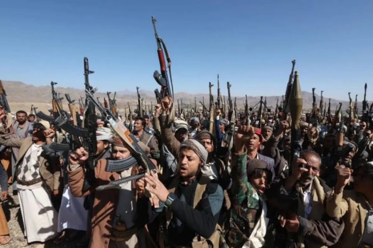 اليمن: الحكومة تدعو لنقل الاستثمارات من مناطق الحوثيين إلى المناطق المحررة