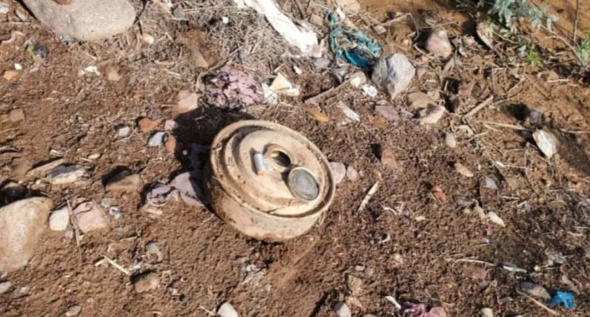 إصابة طفل بانفجار مقذوف حوثي جنوب تعز