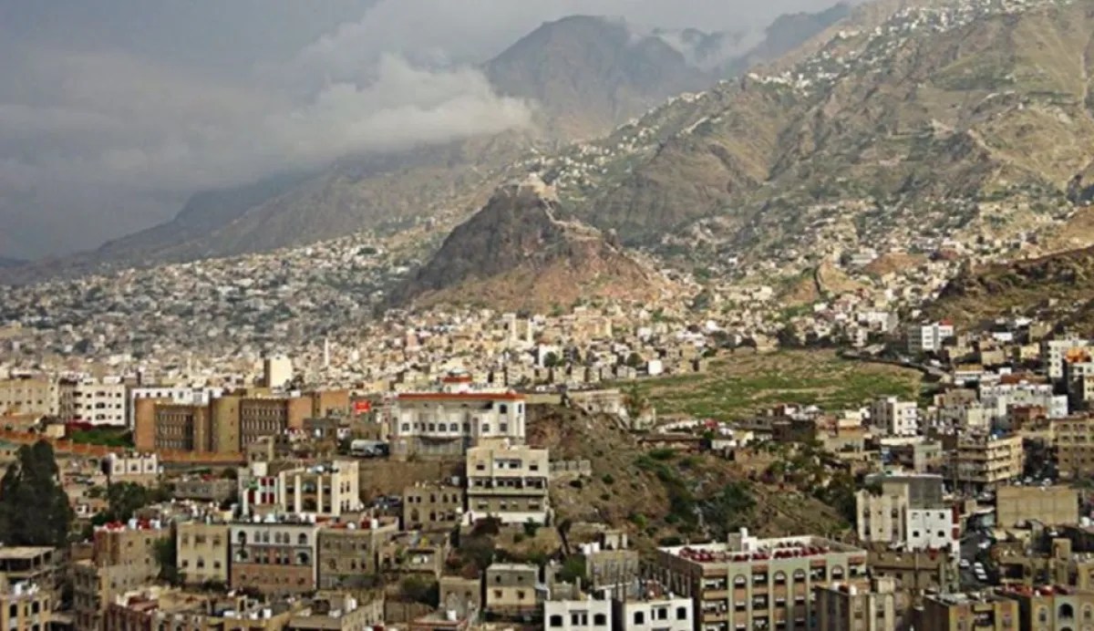 نفط مغشوش في مدينة تعز يُهرَّب من مناطق الحوثي