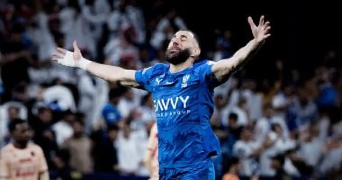 الهلال يسحق الخلود بسداسية.. بنزيما يسجل هاتريك في الدوري السعودي