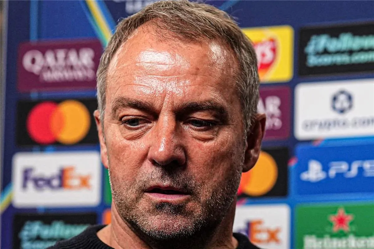 فليك يستقبل أخبارًا سارة: بيدري ودي يونج يعودان لتدريبات برشلونة