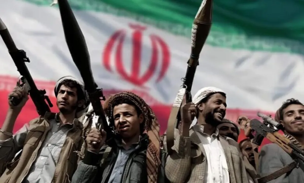 تقرير أمريكي: العلاقة الوجودية بين إيران والحوثيين تهديد دائم للملاحة الدولية