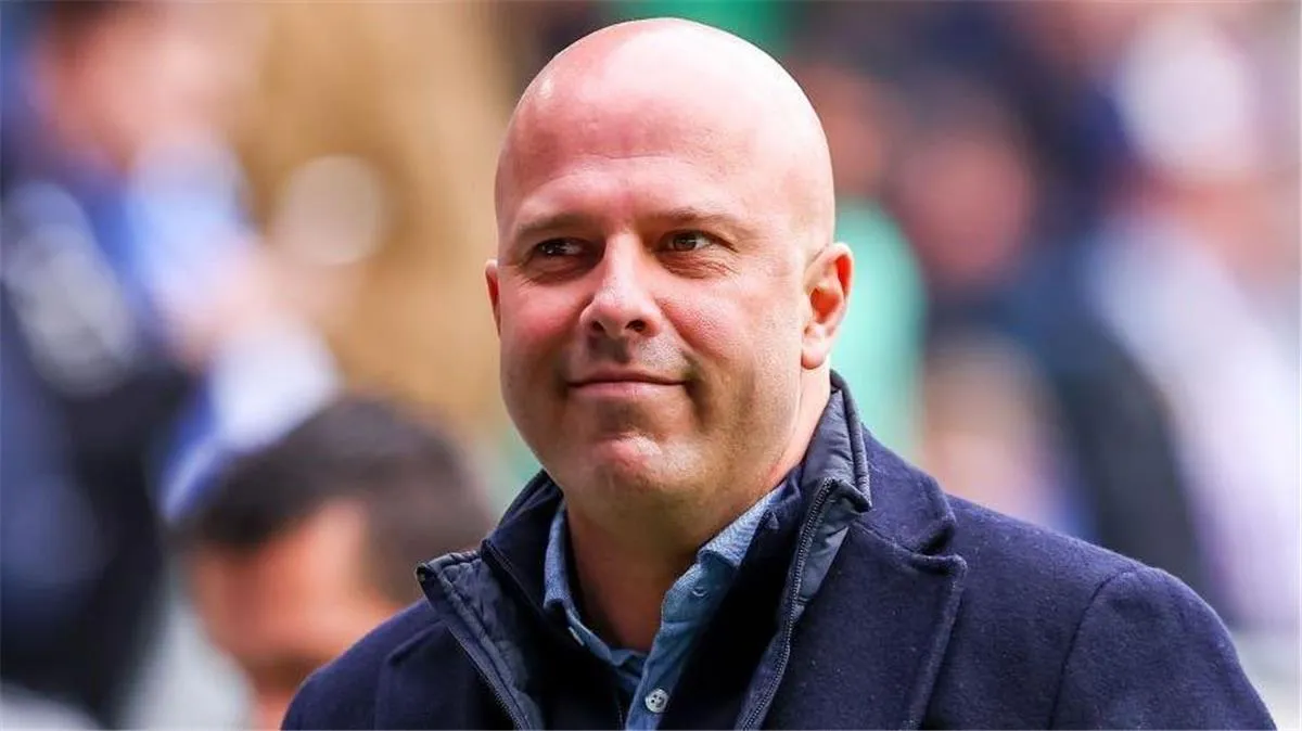 سونيس: اللاعبون هم السبب الرئيسي في موسم ليفربول السيئ، وليس سلوت