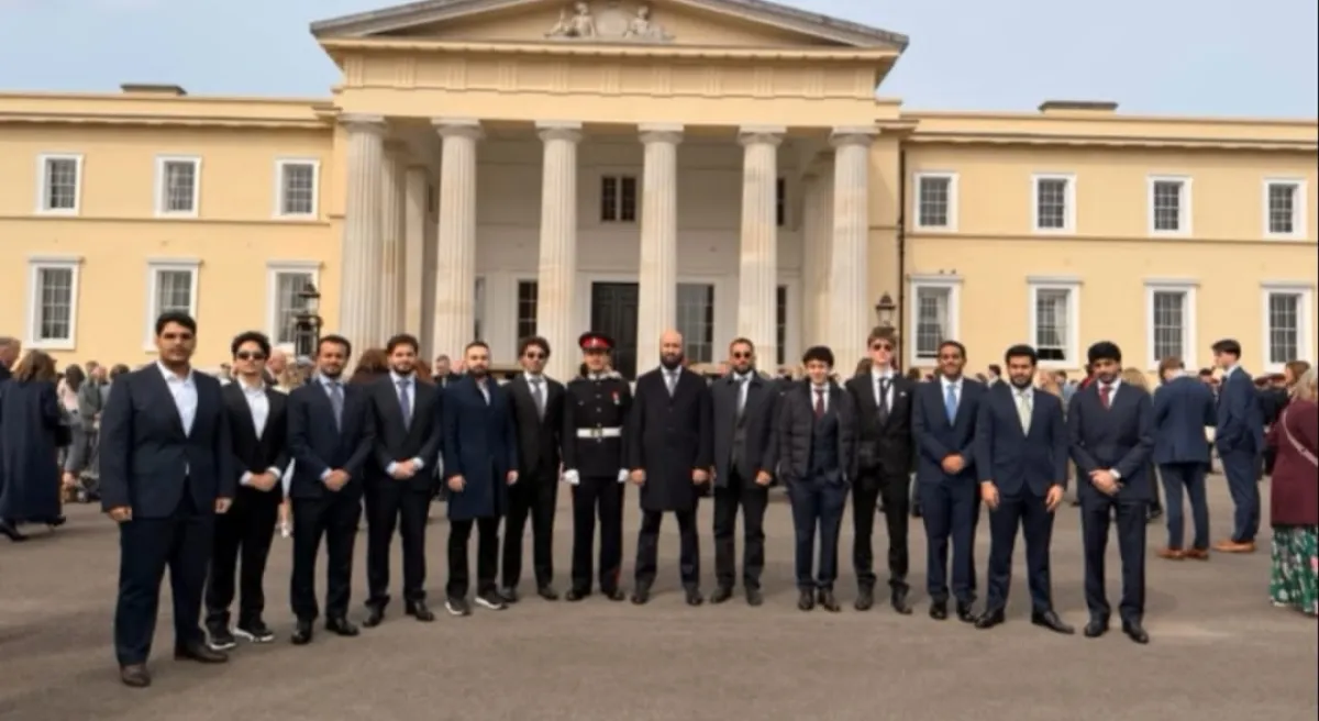 "المنتصف" تهنئ الملازم كهلان أحمد علي عبدالله صالح بمناسبة تخرجه من الكلية الملكية العسكرية البريطانية "ساندهيرست"