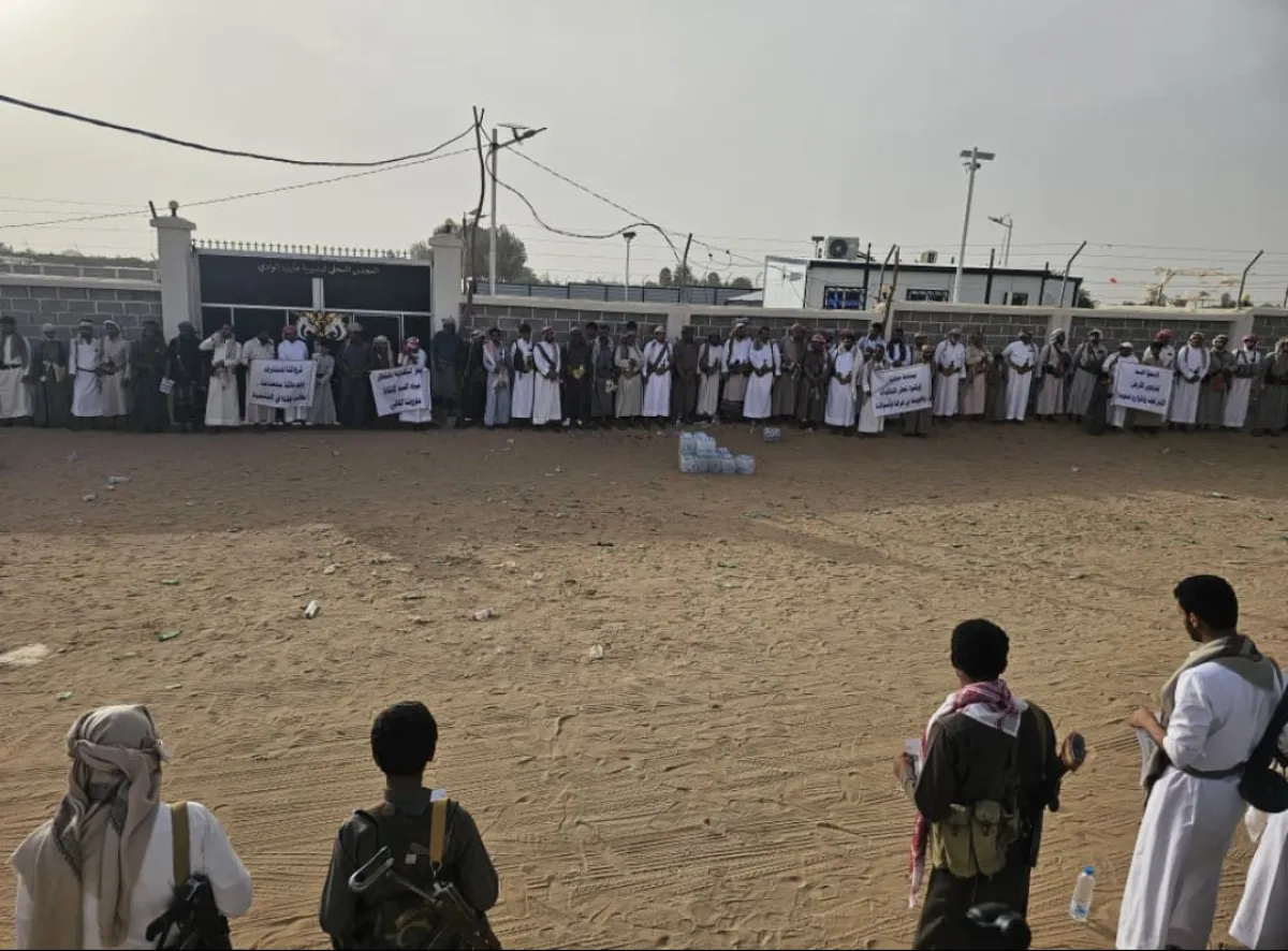 مأرب .. مطالبات بتحسين الكهرباء وفتح بوابة سد مأرب خلال وقفة احتجاجية بالوادي