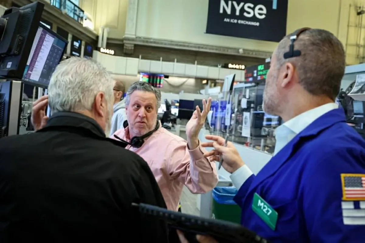 الأسواق الأمريكية تتباين أسبوعياً وسط ترقب مفاوضات الشرق الأوسط