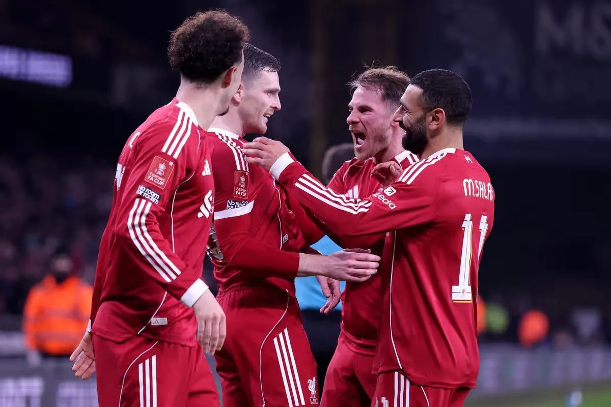 ليفربول يستقبل فولهام في قمة الأنفيلد وسط ترقب لرحيل صلاح