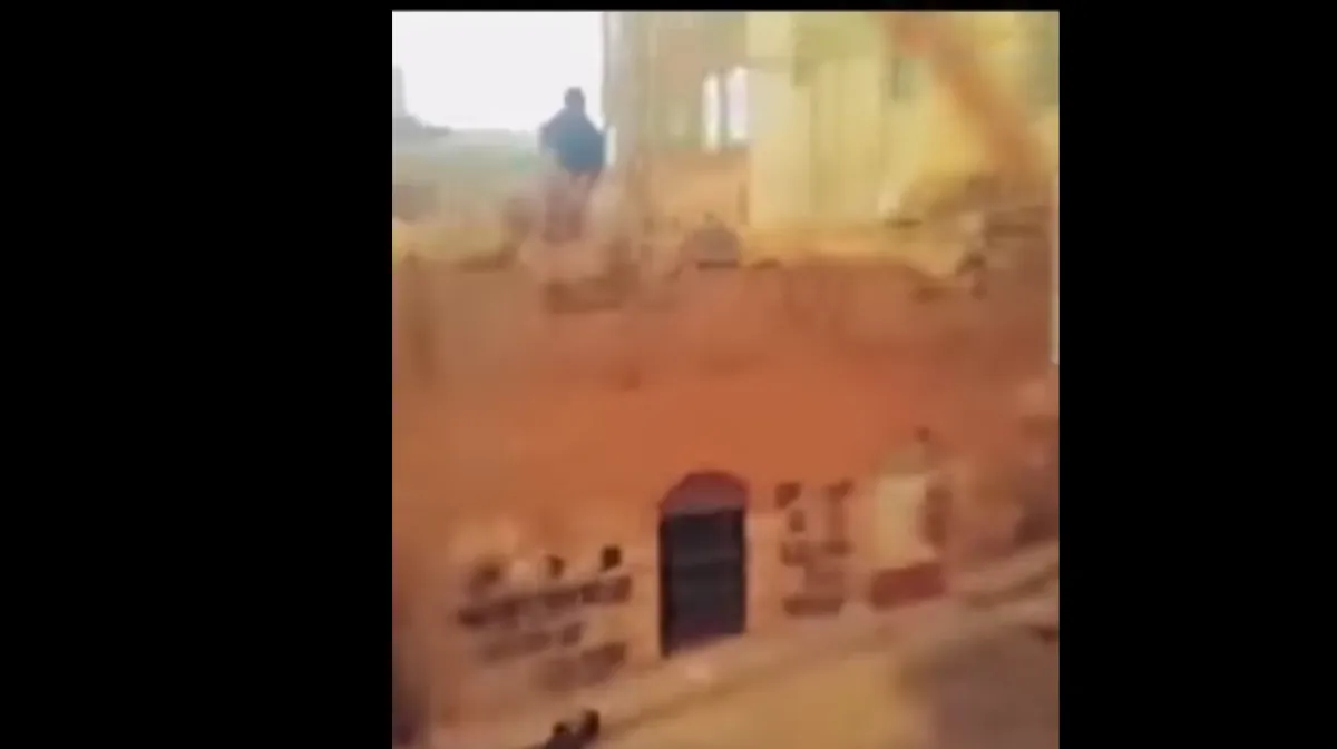 جريمة صنعاء تكشف فوضى السلاح: انتقادات متصاعدة لممارسات مليشيا الحوثي بعد مقتل شاب وإصابة شقيقه