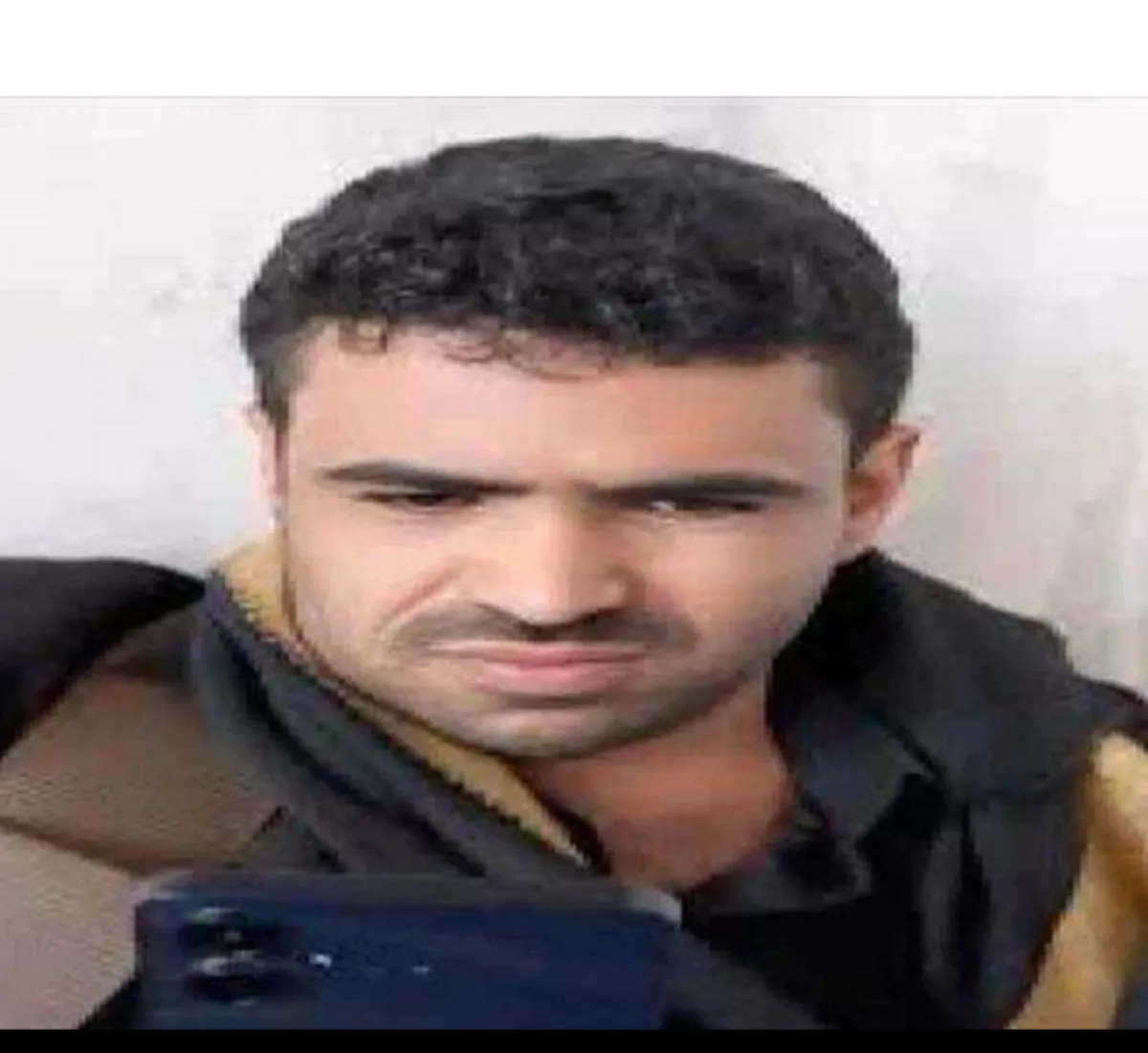 للمرة الثانية.. الحوثيون يحاصرون منزل ناشط اتهمهم بالاتجار بالأعضاء البشرية في البيضاء