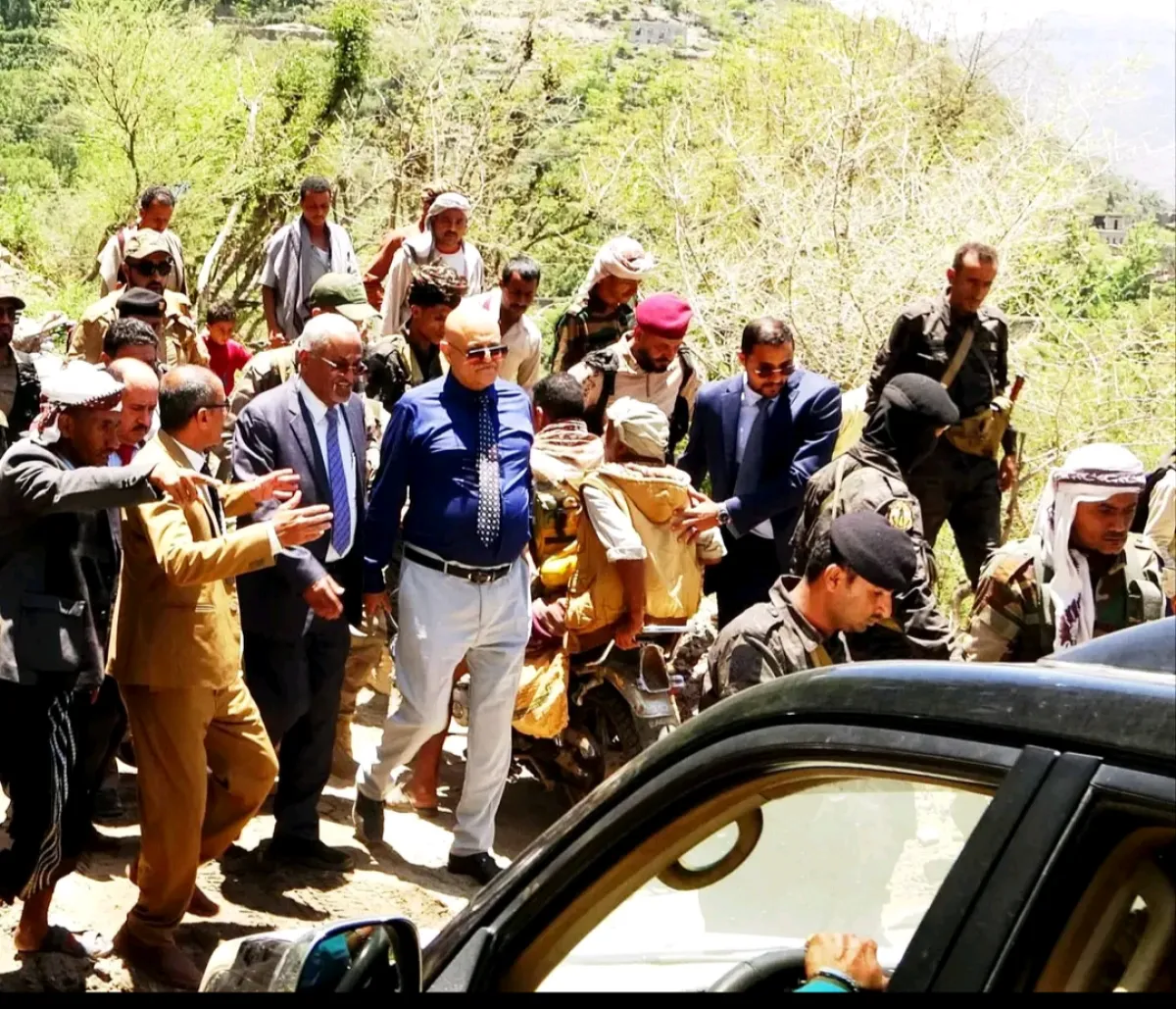 لجنة حكومية تزور الشمايتين والمسراخ لتقييم أضرار السيول في تعز