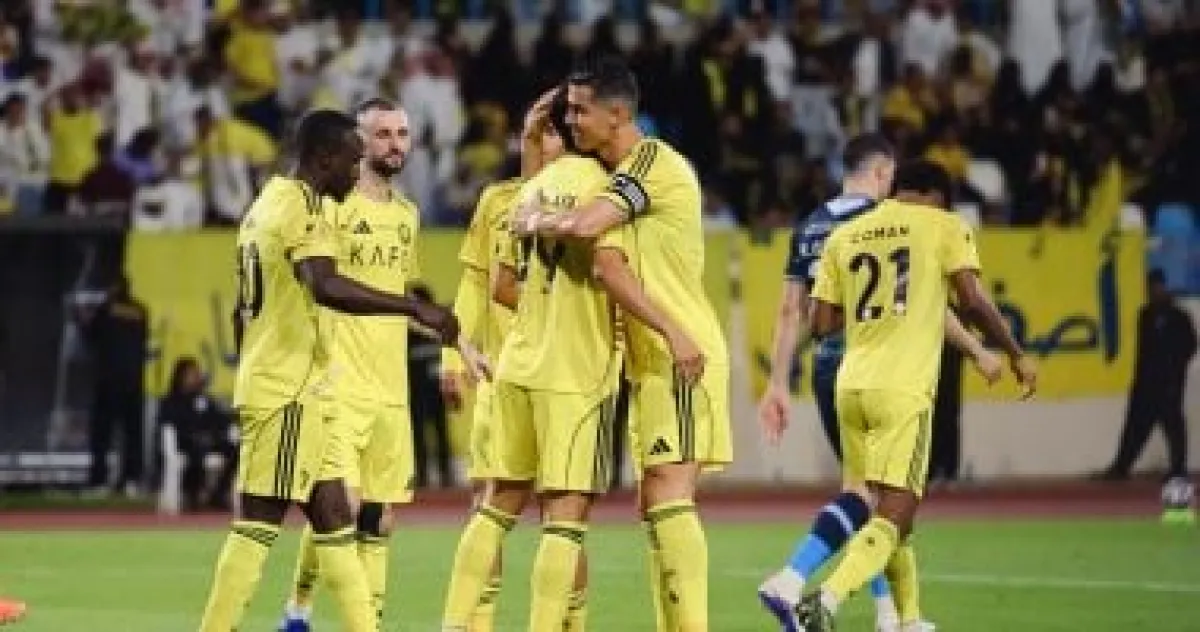 النصر يواجه الاتفاق في الدوري السعودي: صدارة ونتائج تاريخية