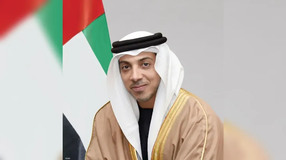 منصور بن زايد يبحث مع رئيس البرلمان الإيراني خفض التصعيد الإقليمي