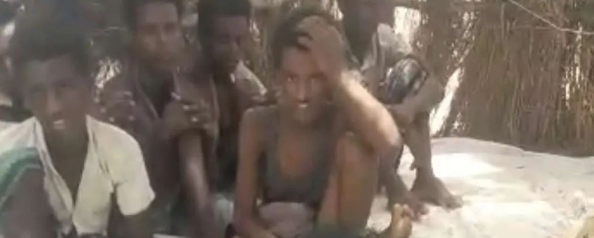 انتهاكات مروعة بحق مهاجرين أفارقة في شبوة: عصابة تستغل الضحايا للابتزاز