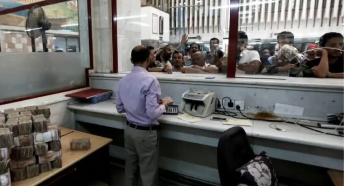 الحوثيون يتخذون إجراءات لنهب أموال المودعين في البنوك الواقعة بمناطق سيطرتهم .. تأميم غير معلن