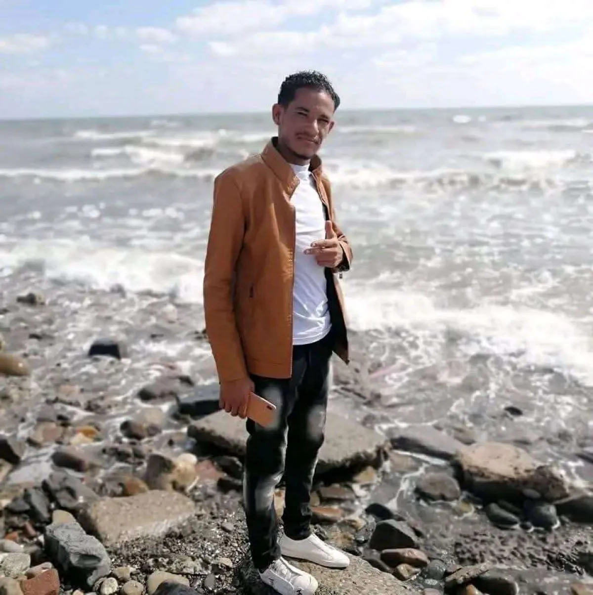 مأساة في الضالع: شاب يفقد حياته في انفجار غامض بمزرعته