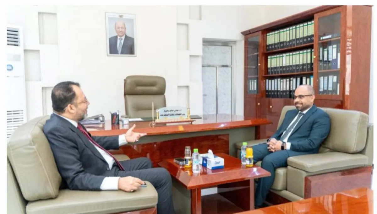 رغم تدهور الخدمة وانهيارها، أكد وزير الكهرباء الاتجاه نحو تطبيق أنظمة العدادات الذكية والدفع المسبق