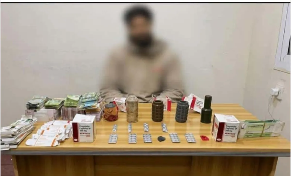 عدن .. ضبط متهم بحيازة مخدرات ومتفجرات في خورمكسر