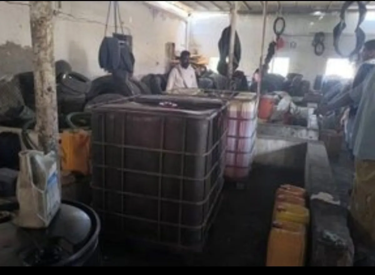 ضبط مستودع ديزل مهرب بالمكلا