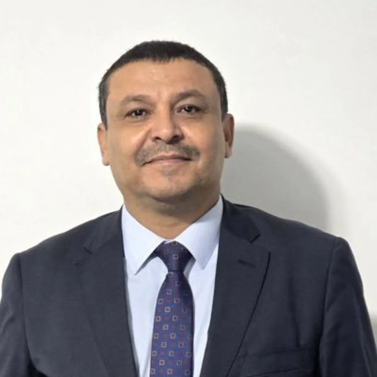 تصنيف الحوثيين منظمة إرهابية واقتراب إدراج حزب الإصلاح: دعوة لإحياء المشروع الوطني المدني كمسار لحل سياسي مستدام في اليمن