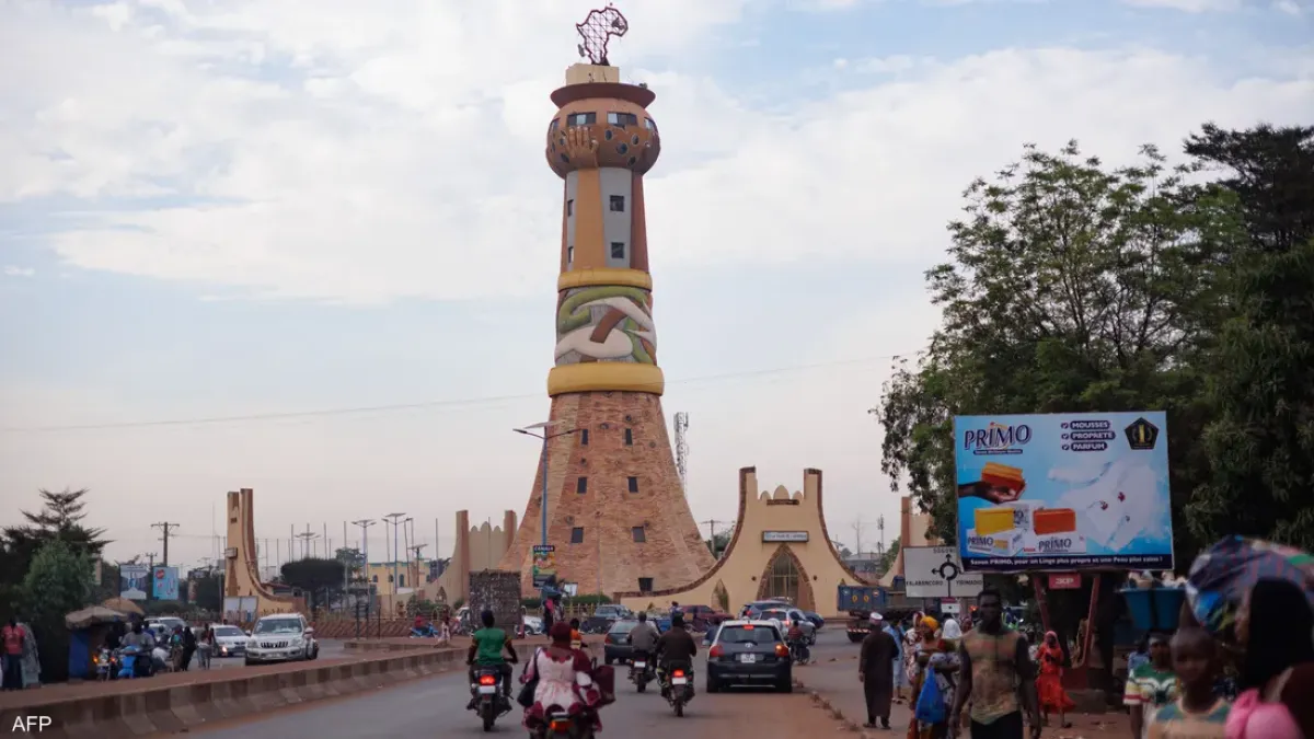 تنسيق "أزواد" و"القاعدة" يعيد رسم الصراع في مالي ويشكل تهديدًا إقليميًا