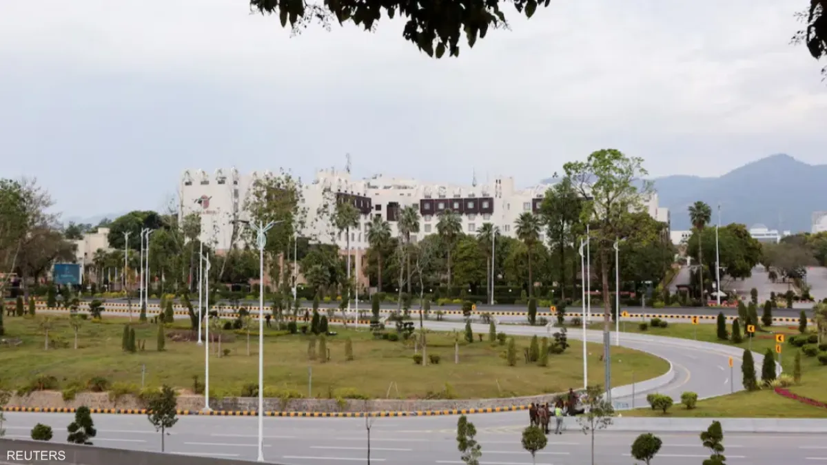 باكستان ترفع القيود الأمنية بعد مفاوضات واشنطن وطهران