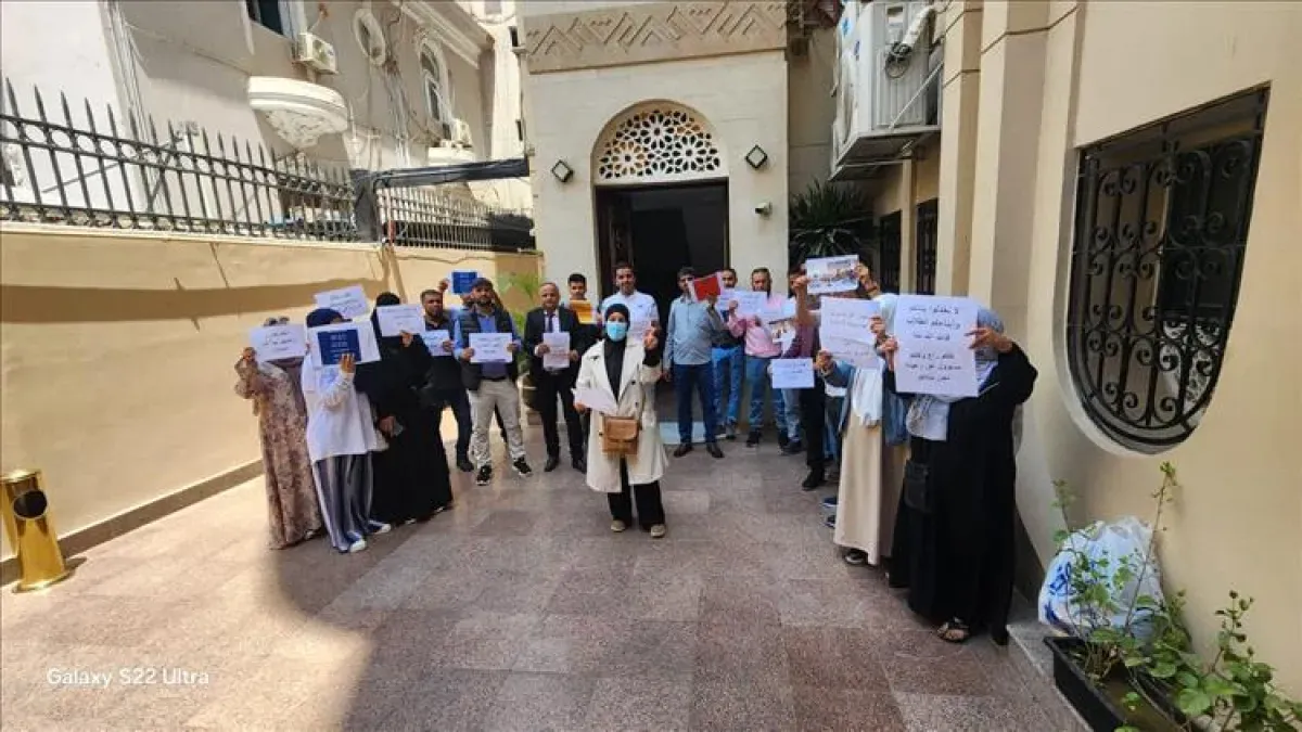 طلاب يمنيون في مصر يناشدون حكومة صنعاء بصرف مستحقاتهم المتأخرة