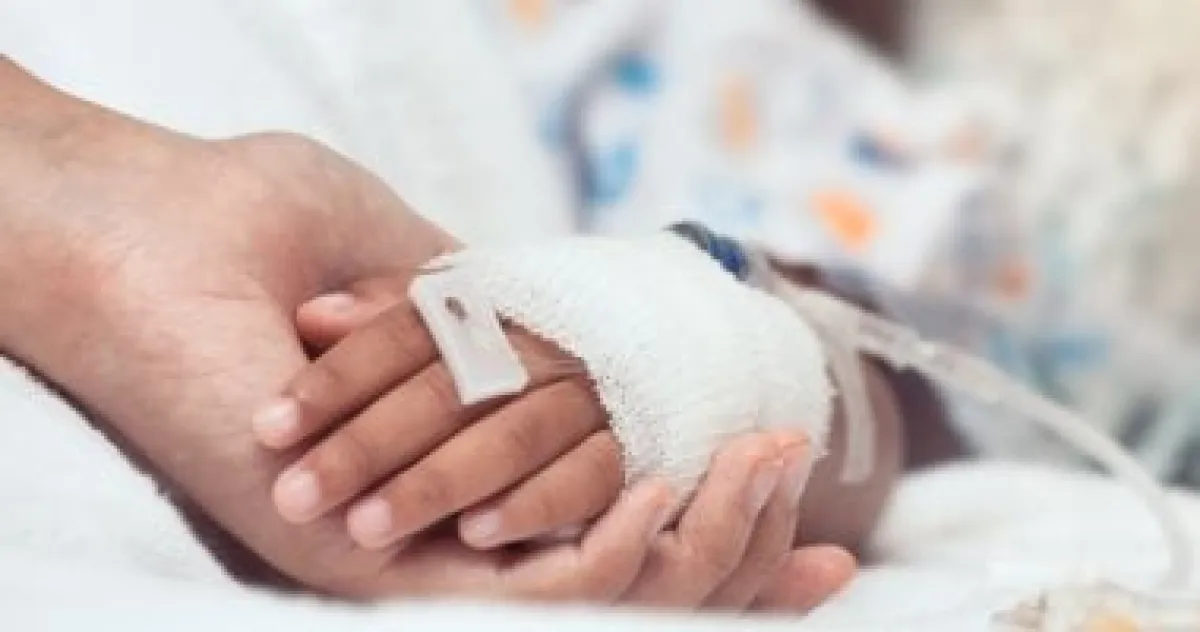 سرطان الدم عند الأطفال: أعراض مبكرة وعلاجات جديدة تقلل الاعتماد على الكيماوي
