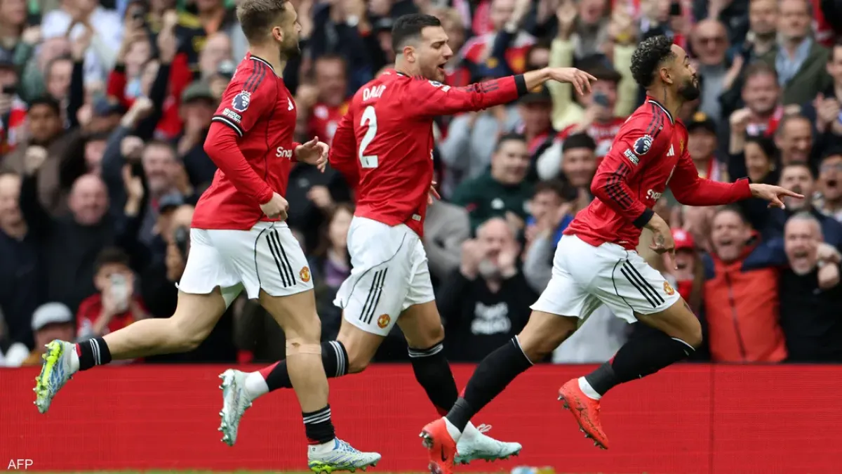 مانشستر يونايتد يفسد انتفاضة ليفربول ويؤكد تأهله لدوري أبطال أوروبا