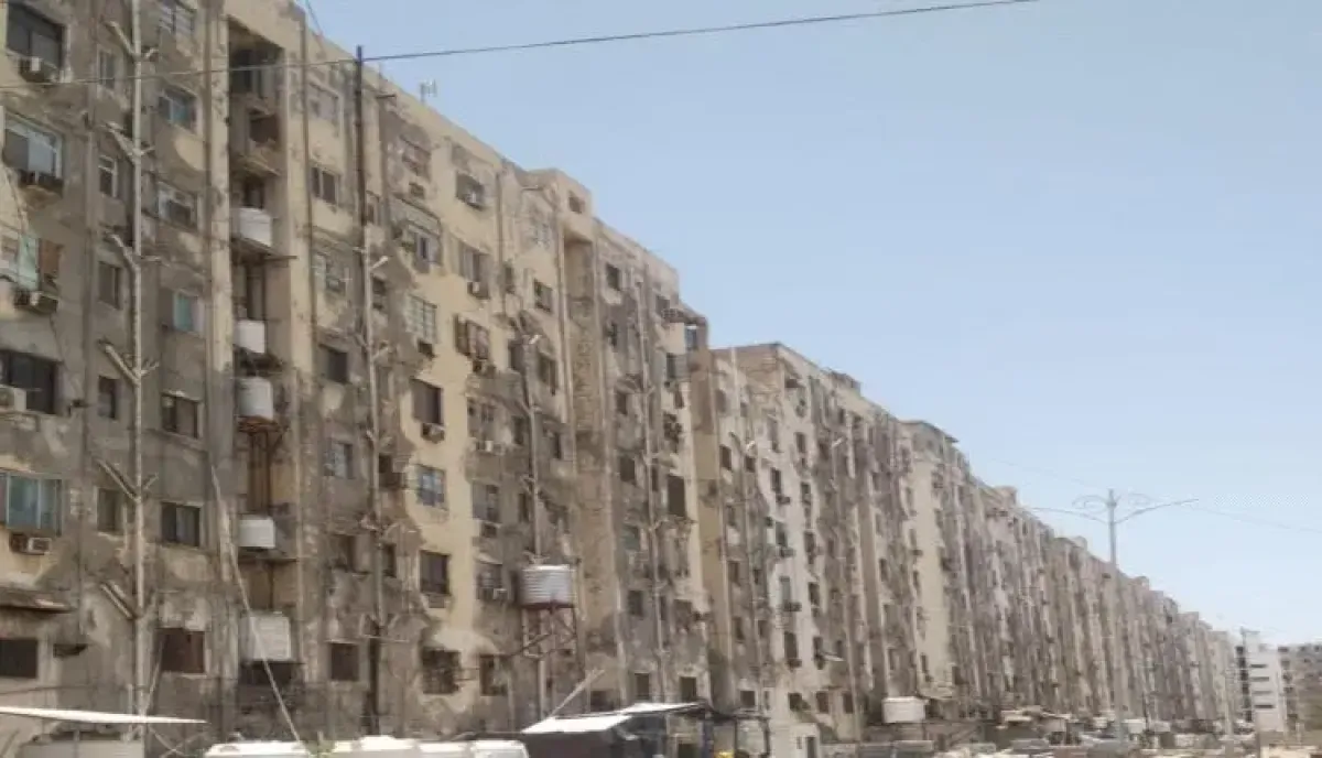 تصاعد مطالبات شعبية ودولية لإنقاذ المباني المهددة بالانهيار في عدن