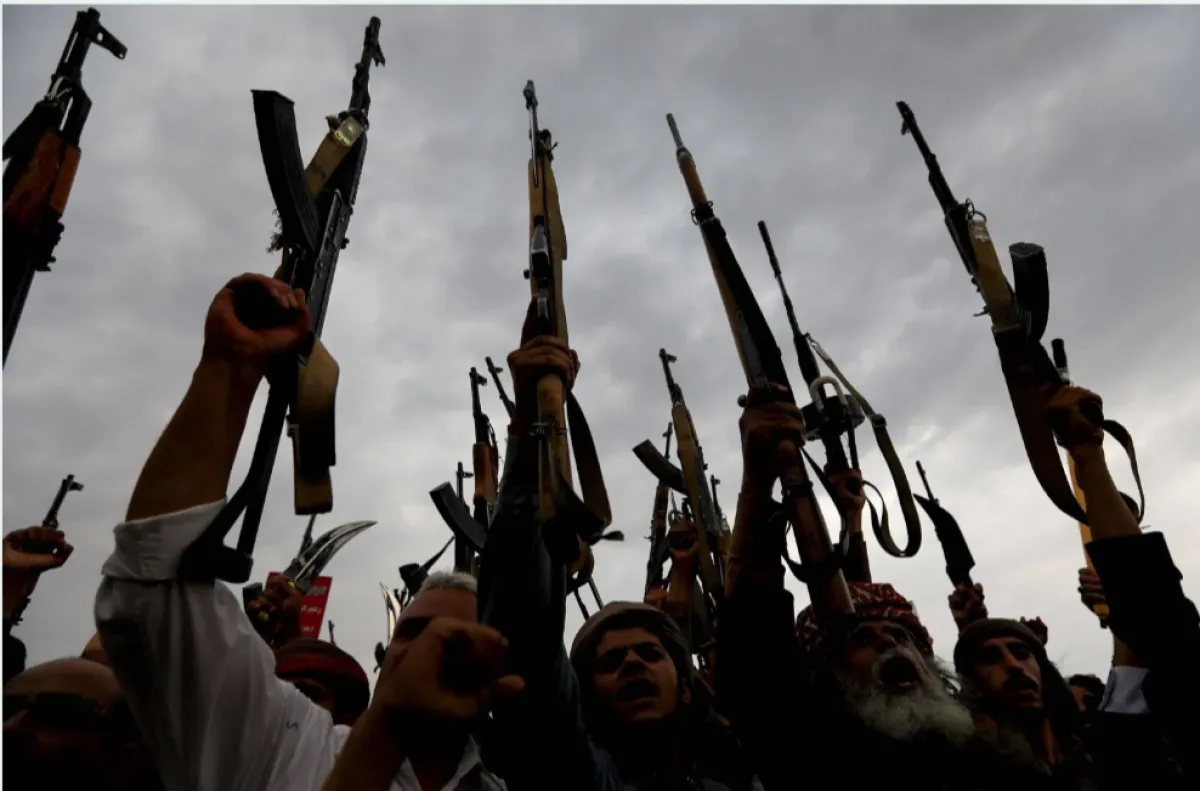 مليشيا الحوثي تُصعّد قمعها في صنعاء باقتحام منزل شقيقة مدير بنك اليمن والكويت وفرض الإقامة الجبرية على أسرتها