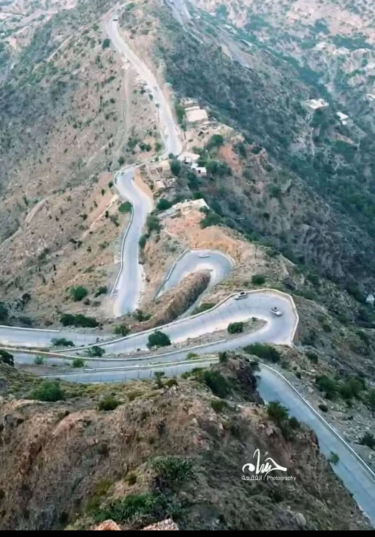 إغلاق كلي لطريق هيجة العبد بتعز أمام حركة المسافرين والشاحنات