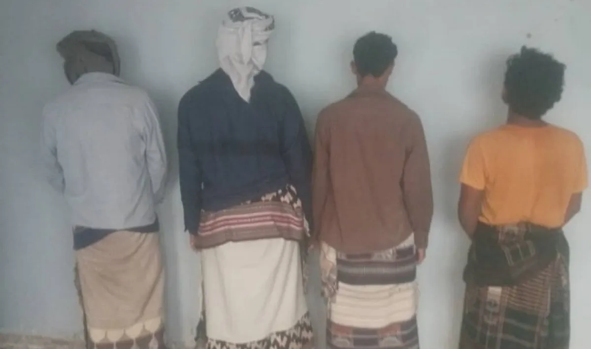شرطة أبين تضبط عصابة سطو وابتزاز في خنفر