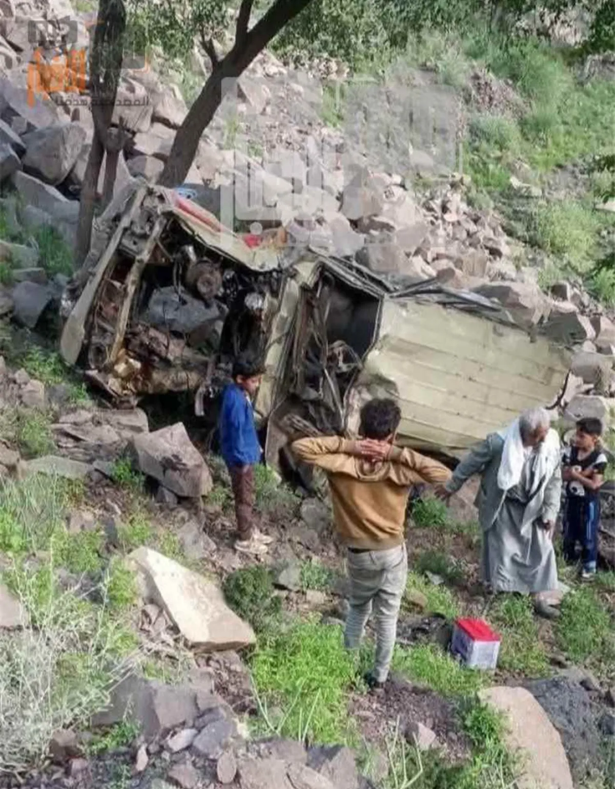 إصابة 4 أشخاص جراء حادث مروري مروع غرب تعز