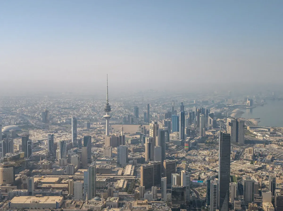 الجيش الكويتي يتصدى لهجمات صاروخية وطائرات مسيرة معادية
