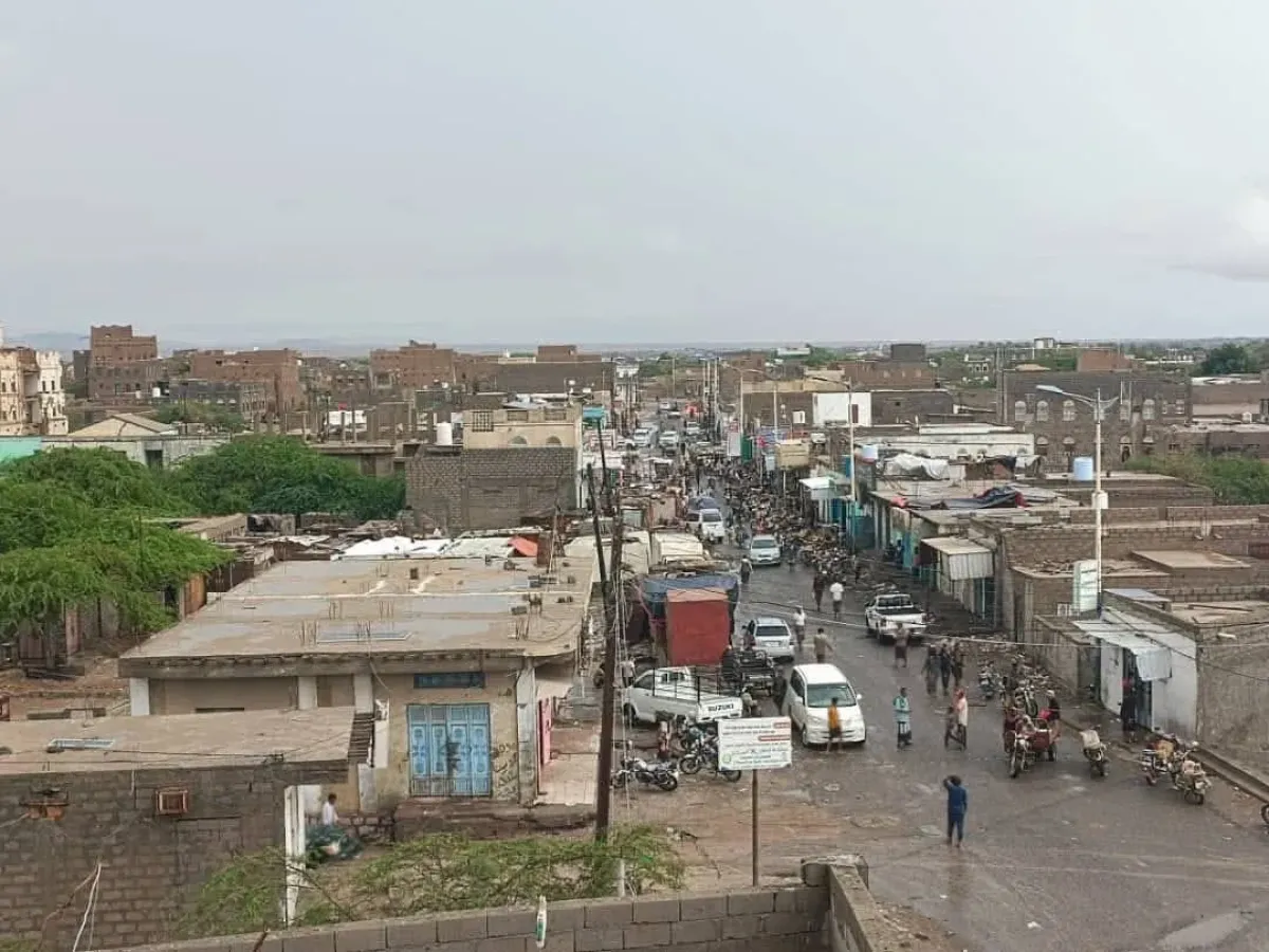 انقلاب باص على الطريق الساحلي بأبين يخلف 3 وفيات و7 إصابات