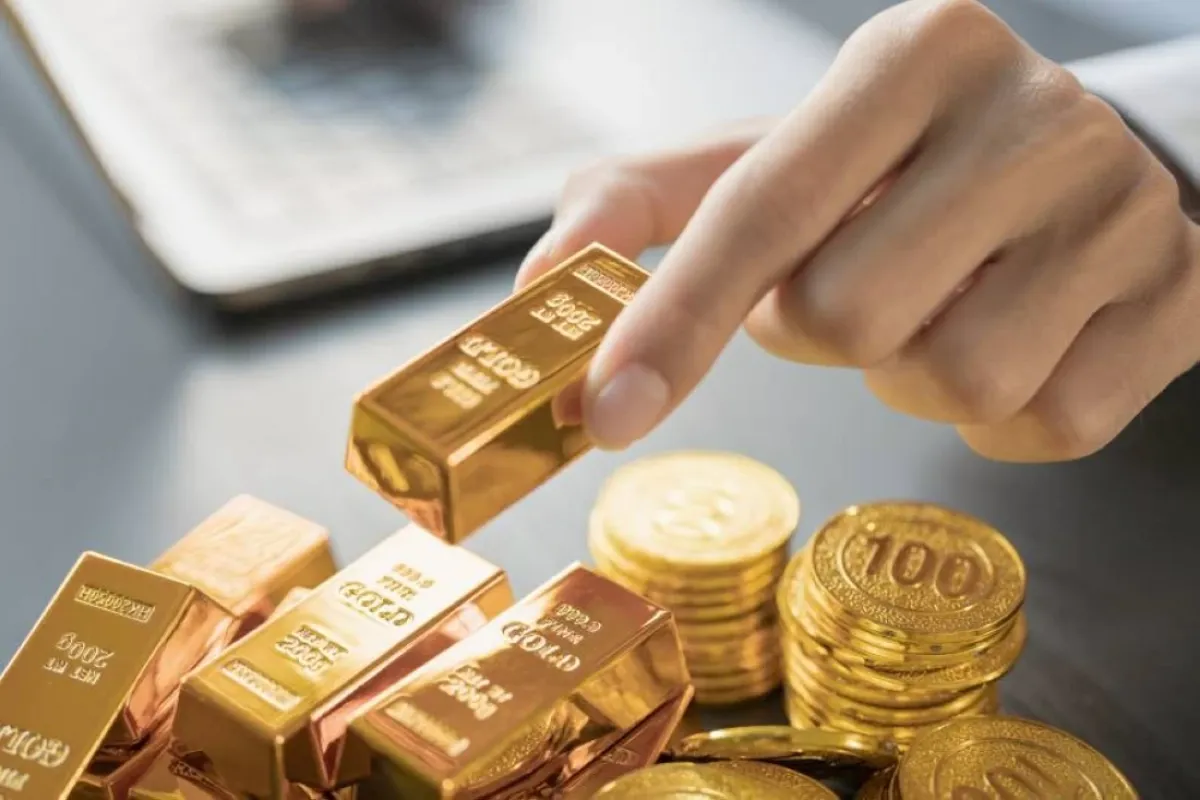 الذهب يتراجع وسط ضغوط الدولار والتضخم وترقب بيانات الوظائف