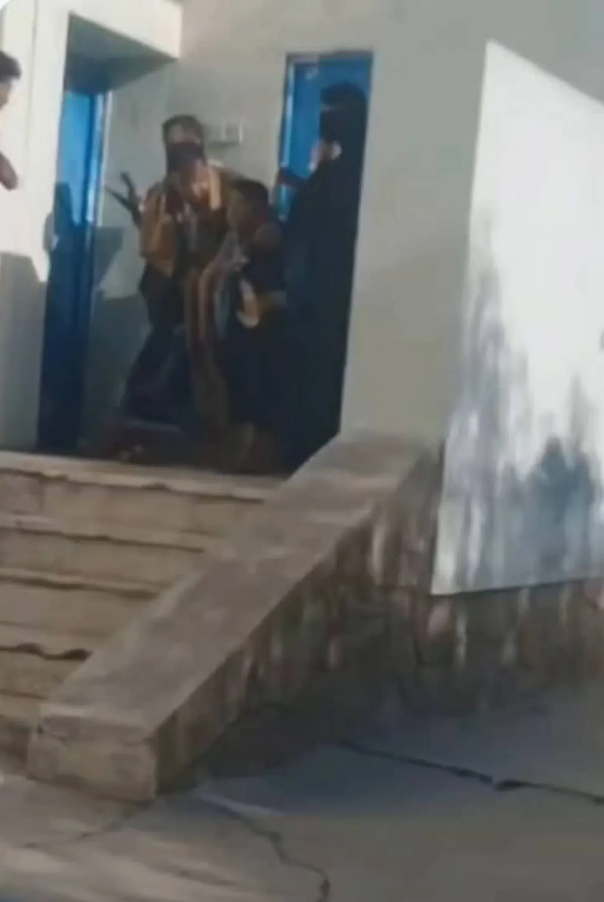 فيما عصابة الحوثي تنهب ايراداتها:  هجوم لبوة على طفل يسلط الضوء على تدهور أوضاع حديقة الحيوان في صنعاء