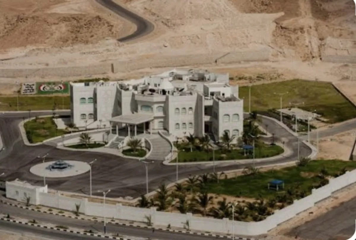 حضرموت : إخلاء القصر الرئاسي عقب رصد تحليق طايرات مسيّرة مجهولة